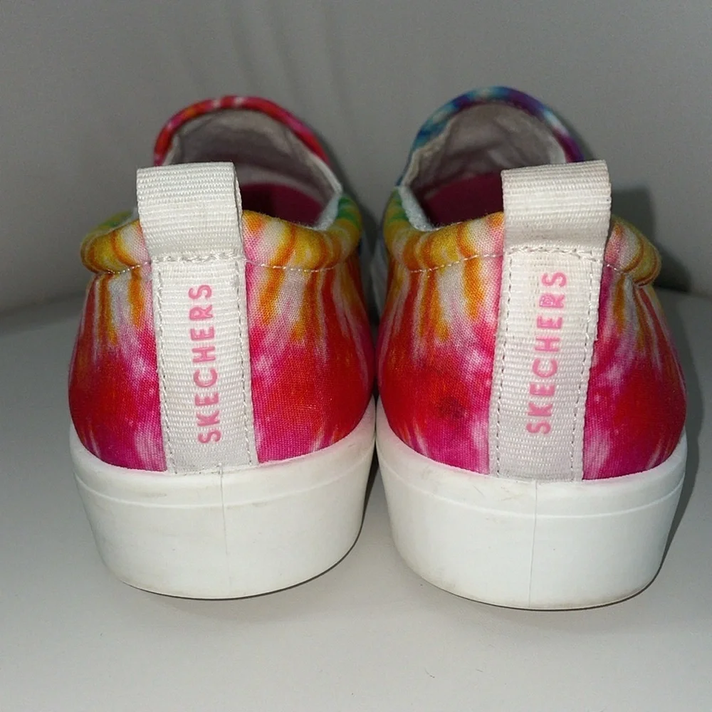 Skechers Poppy Hippy Hype Women Size 7.5 Rainbow Tie Dye Canvas Sneaker Shoe
